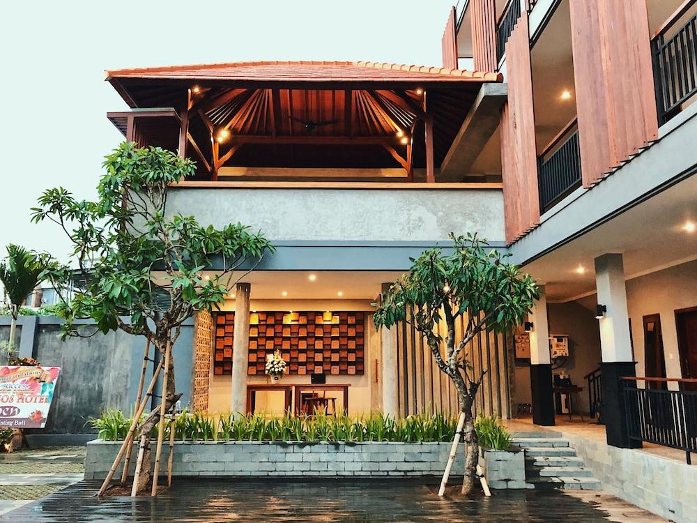 Perissos Echo Beach Canggu  Bagian luar foto